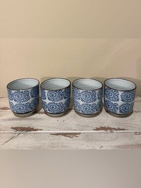 Iga ware Japanese Blue & White Octopus Arabesque pattern Yunomi Cups - Set of 4